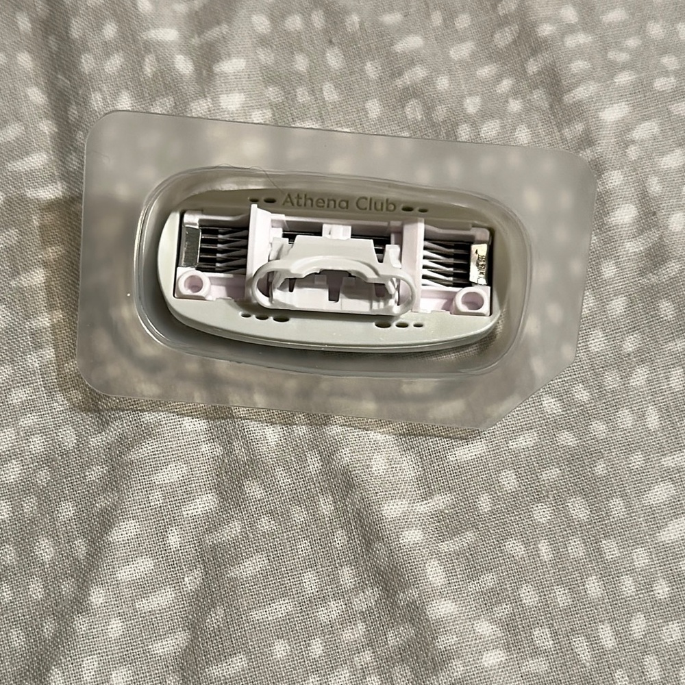 Athena Club Hair Removal Razor Refill - Blue and White - Picture 3 of 3
